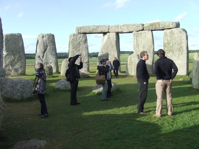 Stonehenge: App Guided Tour + Admission Included