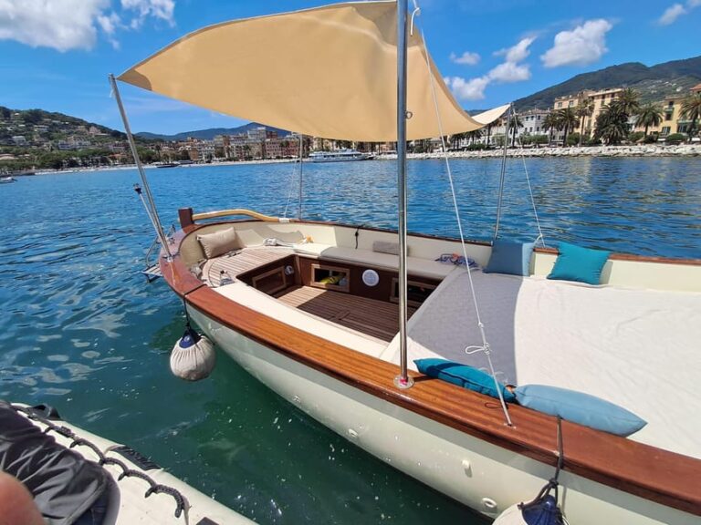 Sunset private boat tour with aperitif in Portofino