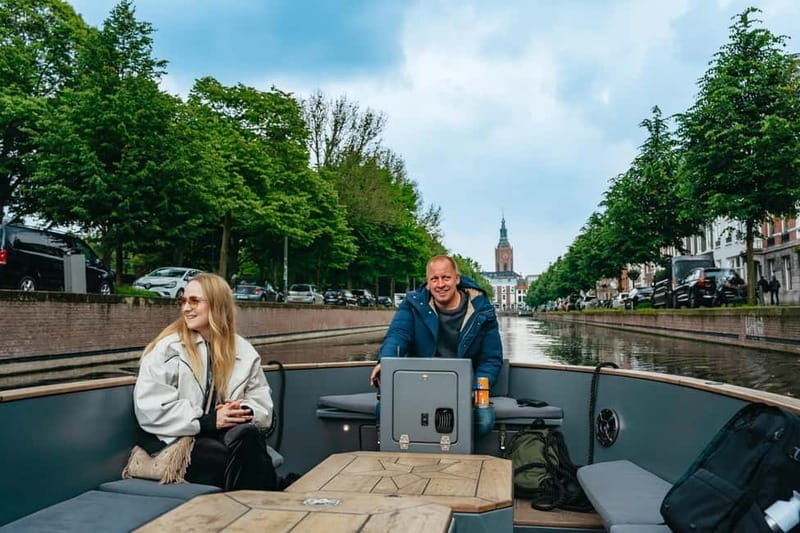 The Hague: Canal Cruise with music from local artists - An In-Depth Look at the Canal Cruise Experience