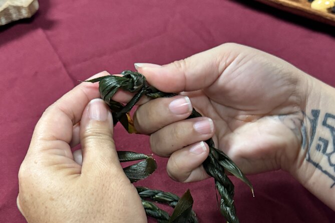 Ti Leaf Bracelet Craft Class on Maui - An Overview of the Ti Leaf Bracelet Craft Class