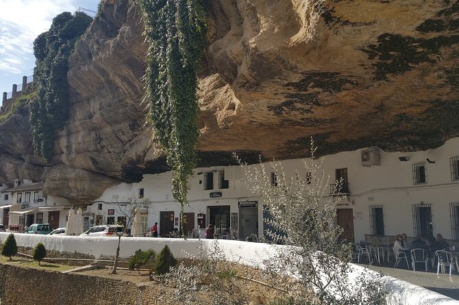 Tour in Ronda with Guided Visit and Setenil de las Bodegas