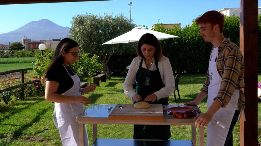 Tour of Pompeii & Cooking Class on the Slopes of Mt Vesuvius - Exploring Pompeii with an Archaeologist