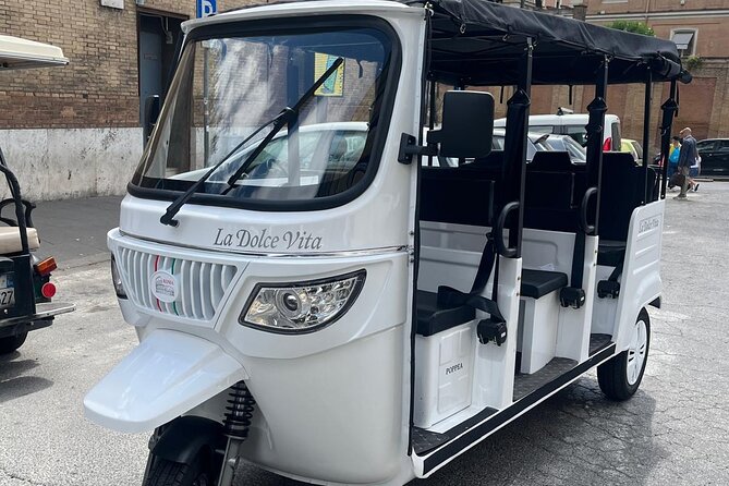 Tour privato di 3 ore al centro di Roma con un E-Tuk elettrico