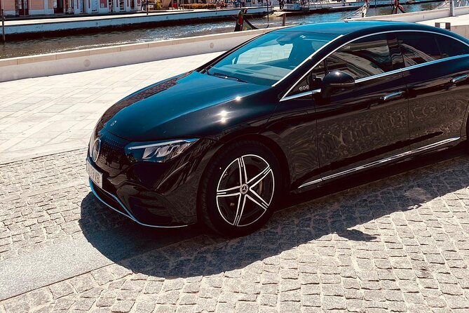 Transfer in Cascais to Lisbon Airport