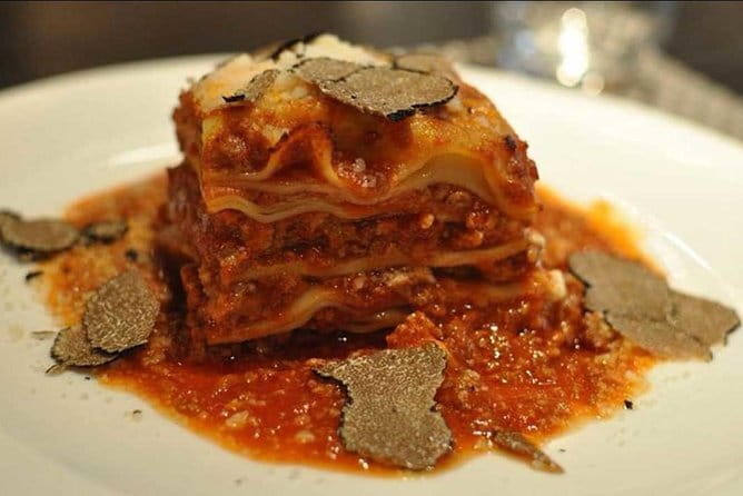 Truffle Hunting and Tasting in San Gimignano with a Tuscan Lunch