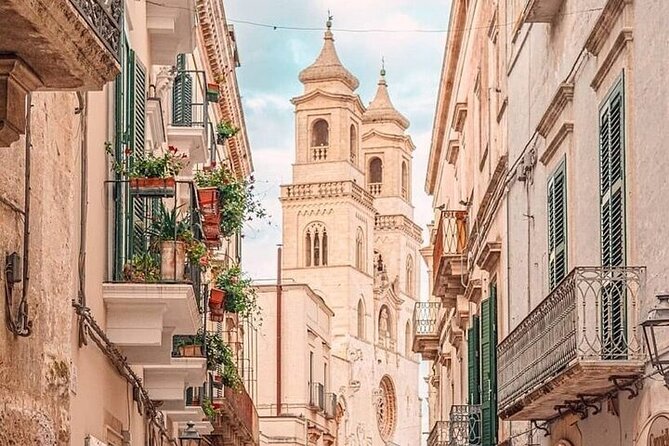 Unesco zone tour: experience the magic of Matera and Alberobello
