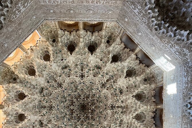 Unforgettable Alhambra Tour: group tour
