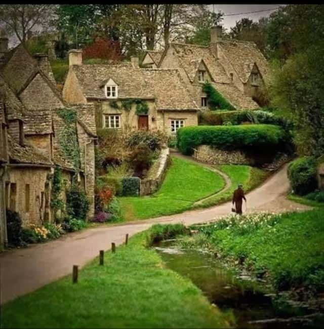 Unforgettable Day Tour to Magical Cotswold Villages
