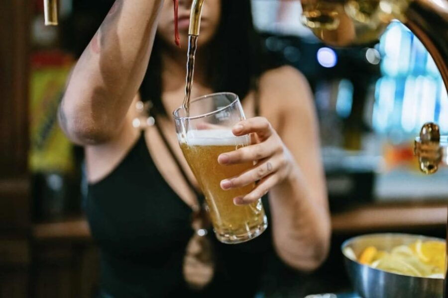 Utrecht: Ludwig's Private Pub Crawl with VIP Club Entry - What Makes This Pub Crawl Stand Out?