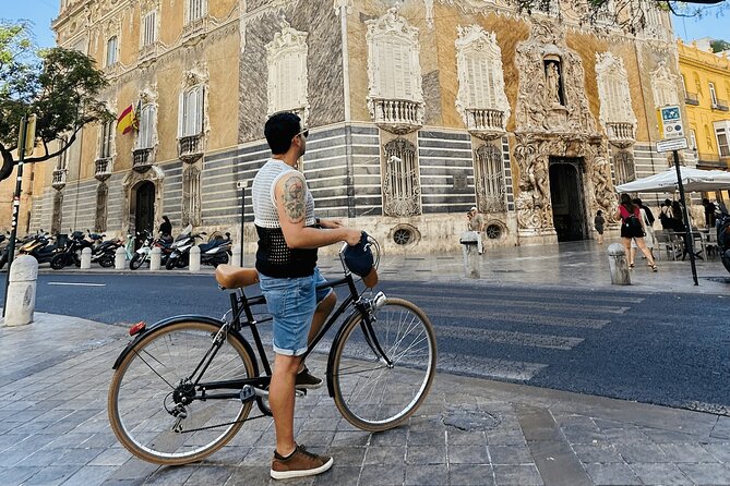 Valencia: Guided Bike Tour of the city's highlights. From 23 - Exploring the Valencia Bike Tour in Depth