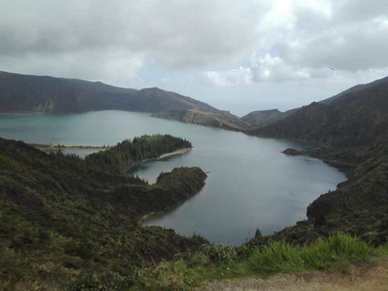 Van Tour – Lagoa do Fogo ( Half day)