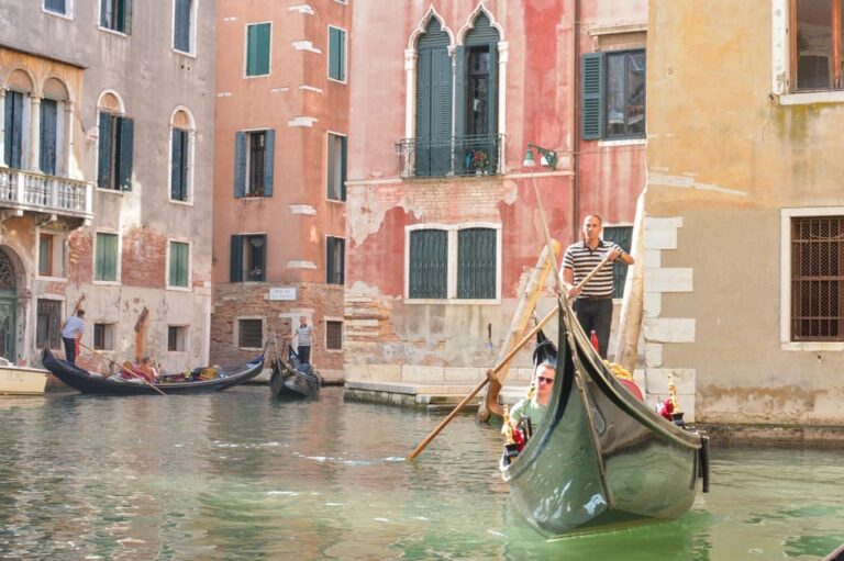 Venice: Basilica, Doge’s Palace, Gondola Ride Guided Tour
