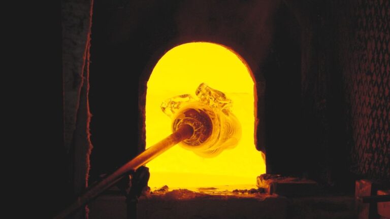 Venice: Murano Glass Factory Guided Tour with Prosecco