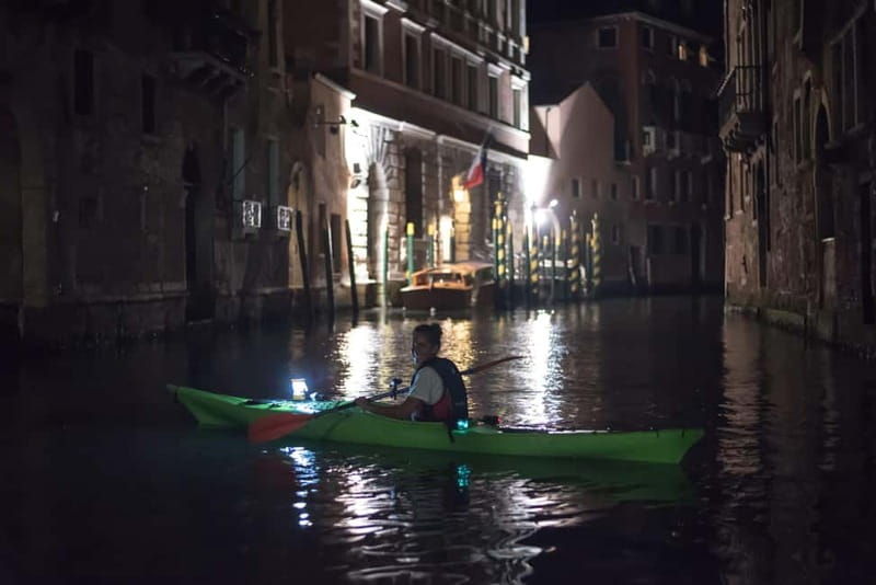 Venice: Night + Sunset Kayak Tour Kayak in the Canals - A Detailed Look at the Venice Night + Sunset Kayak Tour