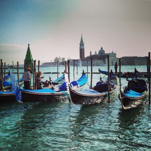 Venice: Private After Dark Tour and Gondola Ride