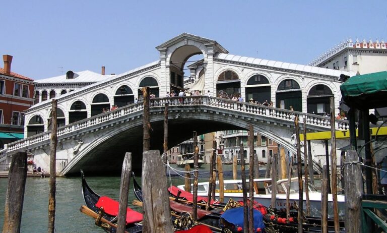 Venice: Private Tour with Doge’s Palace, St. Mark’s, Gondola