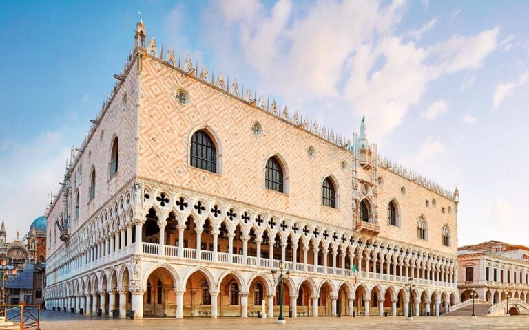 Venice: Private Walking Tour with Gondola Ride