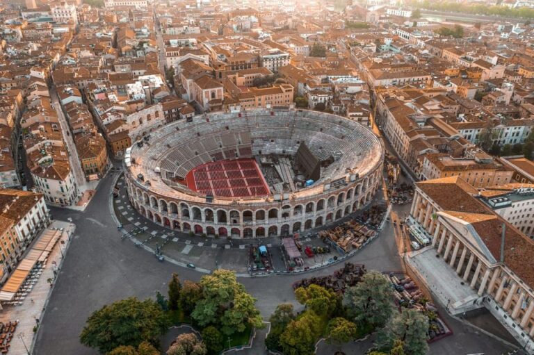 Verona: Private Guided Tour with Visit of Arena di Verona