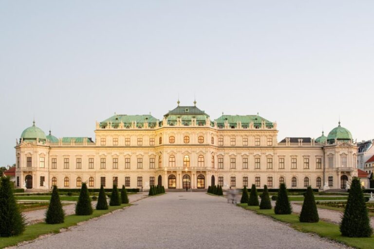 Vienna: Belvedere Palace Skip-the-Line Tour