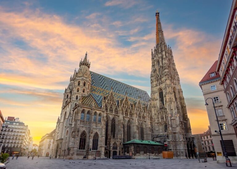 Vienna: Guided Walking Tour of City Highlights & Hidden Gems