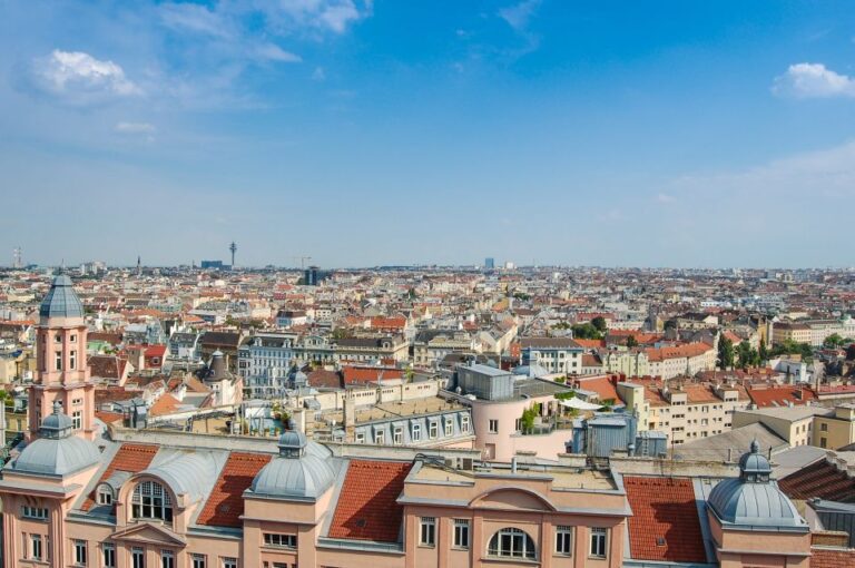 Vienna: Private Walking Tour with a Local Guide