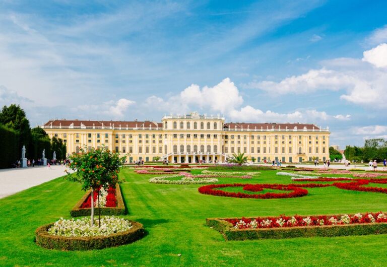Vienna: Schönbrunn Palace & Garden Skip-the-Line Guided Tour