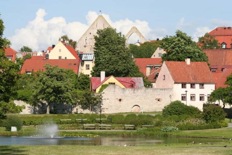 Visby: Hop-On Hop-Off 1 day Bus Tour