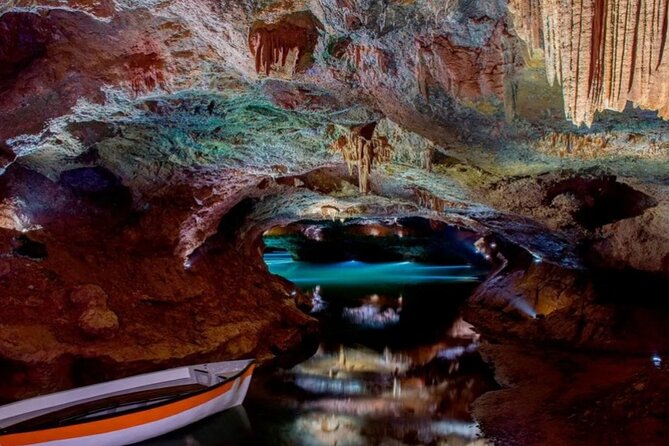 Visit to the Sant Josep Caves