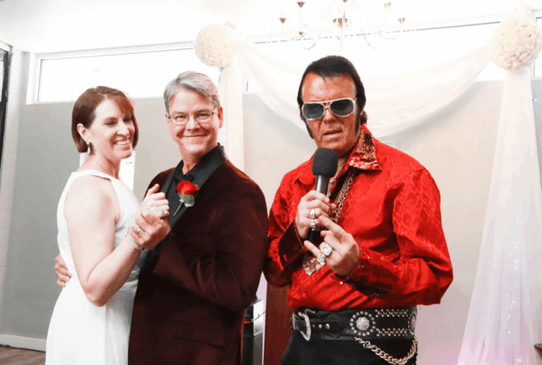 Viva Elvis Ceremony (Elvis)
