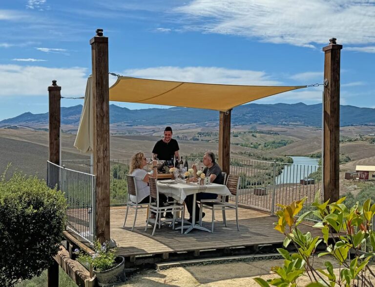 Volterra: Wine Tasting with Lunch or Dinner in Tuscany