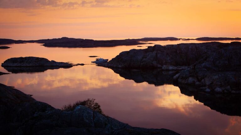 West Sweden: 6-Day Sea Kayak Camp with Seaside Accommodation