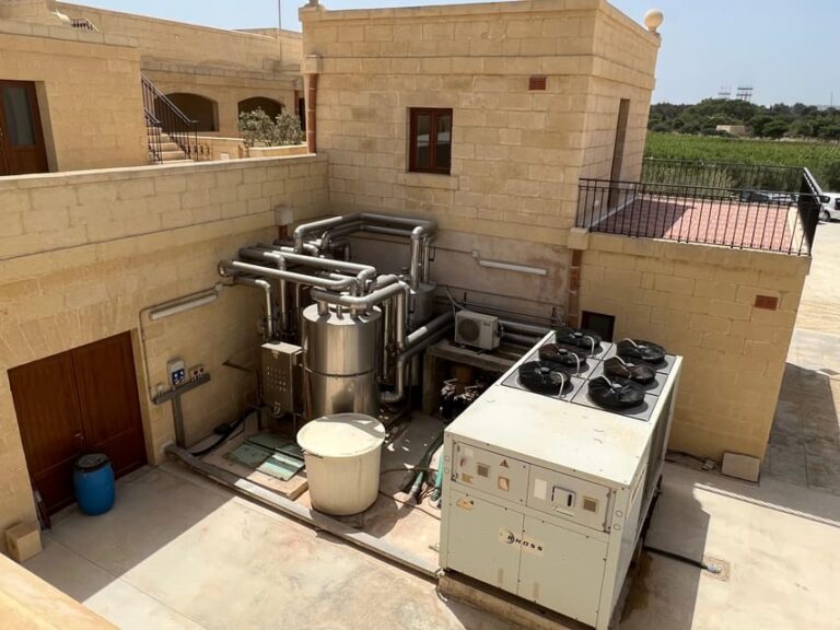 Wine with Maltese Grapes TOUR IN PORTUGUESE