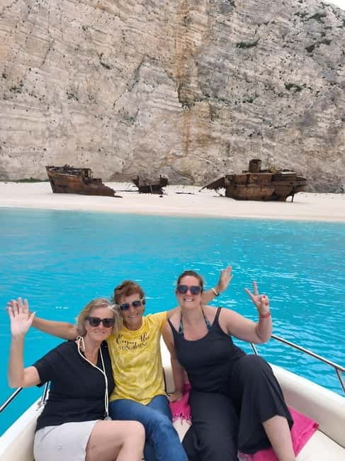 Zakynthos: Shipwreck and Caves Boat Rental Without Skipper - Why Choose a Self-Drive Boat Tour in Zakynthos?