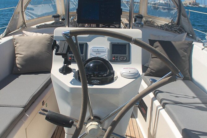 2 Hours Romantic experience for two by sailboat in Cascais - Good To Know
