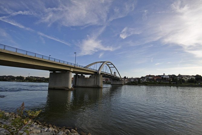1-way Prague to Vilshofen private transfer - Mercedes Benz - up to 7 passengers - Who Should Consider This Transfer?