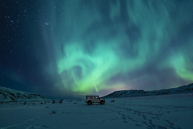4x4 Minibus Northern Lights with Photo and snacks from Reykjavik - The Value of This Tour