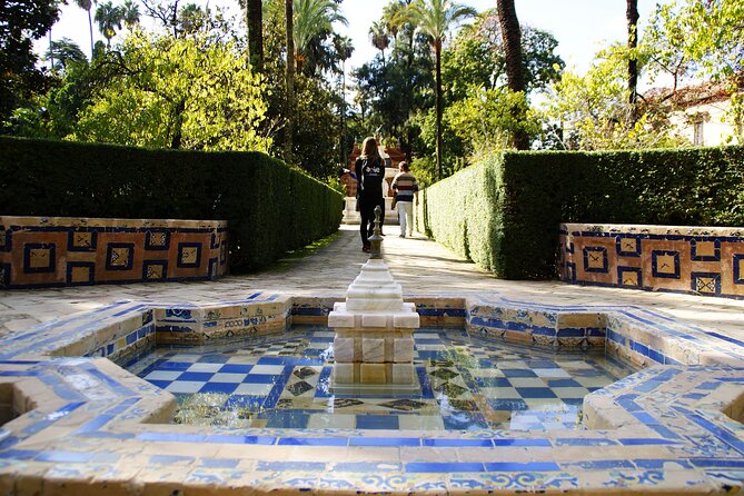 Alcazar & Santa Cruz Neighborhood Exclusive Group, max. 9 guests - The Alcazar: A Living Piece of History