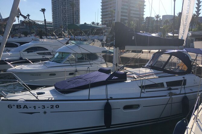 Barcelona 1-hour Boat Trip with Cava and Snacks - Scenic Route: From Port Olímpic to La Barceloneta  