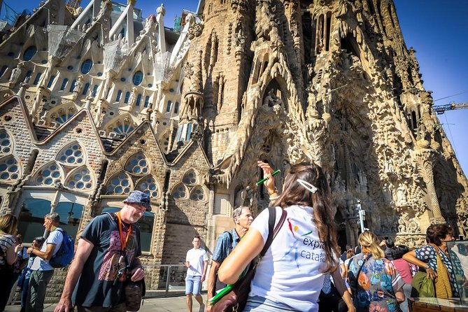 Barcelona Highlights & Sagrada Familia Skip-the-Line Private Tour - Inside La Sagrada Familia: A Masterpiece of Modernist Architecture