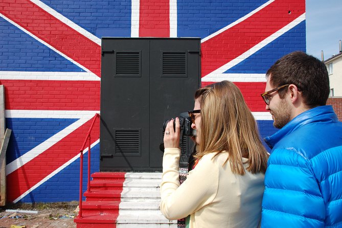 Belfast Famous Black taxi political mural peace wall tour 2 hour - Neighborhoods with Distinct Identities
