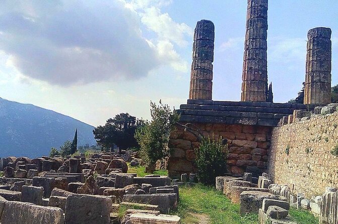 Delphi Arachova & Monast. Hosios Loukas from Athens Private Tour - Lunch and Leisure in Delphi
