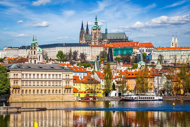 Departure Private Transfer from Prague City to Prague Airport PRG in Car/Van - What’s Included?