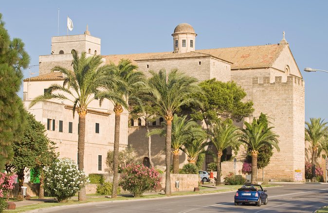 Discover Alcudia old town on a private walking tour - Value and Practical Considerations