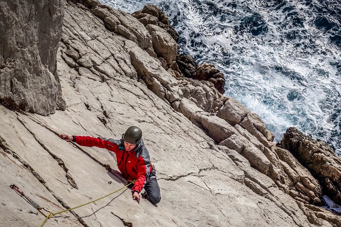 Discovery Climbing Large Routes in the Calanques of Marseille - Starting Point and Logistics