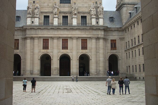 El Escorial and Valley of the Fallen Half Day Trip from Madrid - The Itinerary: What to Expect