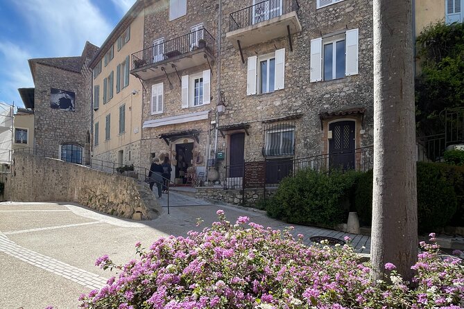 Explore Cannes Countryside in Style with our Classic Bus Tours! - The Value of the Tour