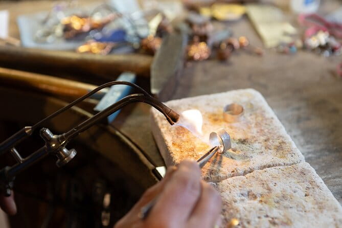 Forge your own wedding rings or friendship rings in Tuscany - A detailed look at the experience