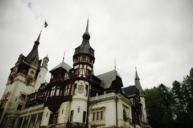 Full-Day Private Tour of Brasov City and Peles Castle from Bucharest - Discovering the Highlights of Romania’s Most Scenic Towns