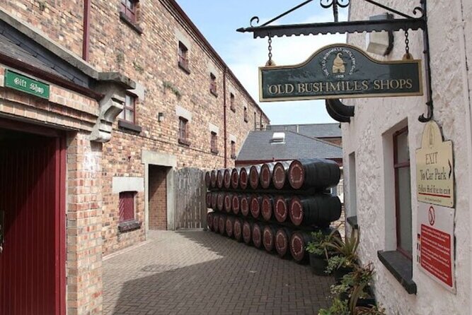 Giants Causeway and Belfast 2 Days with Private Chauffeur Tour - Practical Details & Considerations