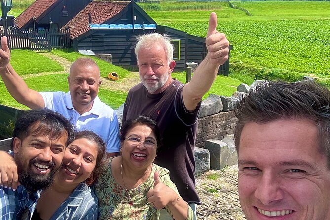 Giethoorn Roundtrip Transport with Optional Guided Canal Cruise - Deep Dive into the Itinerary